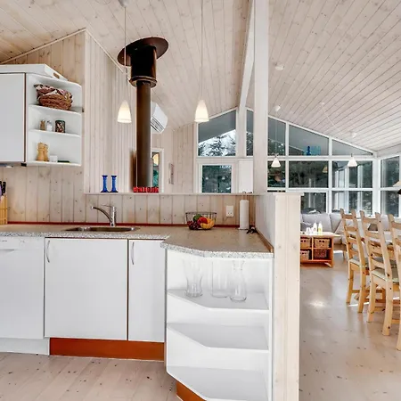 Bright With Electric Charger, Terrace And Wood-burning Stove Сasa de vacaciones